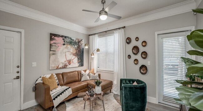 Building Photo - 529 Barker-Clodine Road Unit 19201