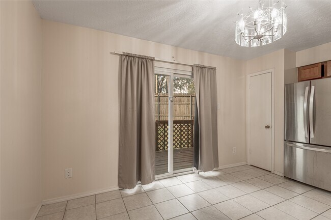 Building Photo - 2521 Crosstimbers Dr