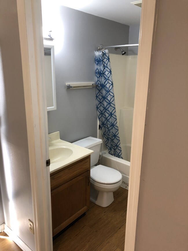 Building Photo - 412 Spann Ave