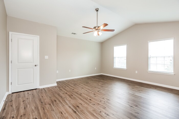 Building Photo - 1800 Windy Willow Ln
