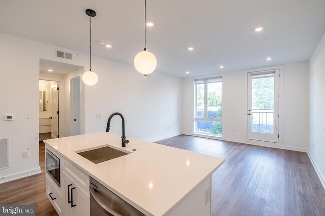 Building Photo - 5904 Germantown Ave