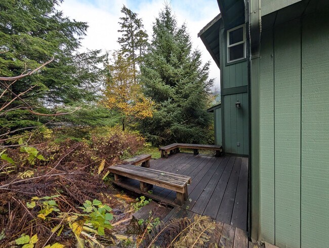 Building Photo - Unfurnished, 3Bd/1.5Ba Dgl Townhome, Long ...