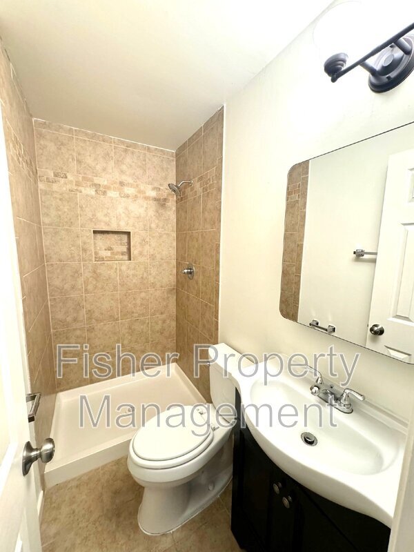 Building Photo - 5248 Oakforest Dr