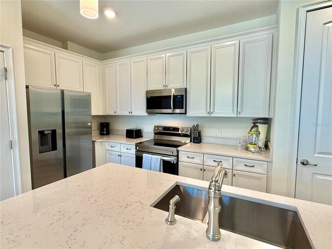 Building Photo - 2906 Castaway Ln