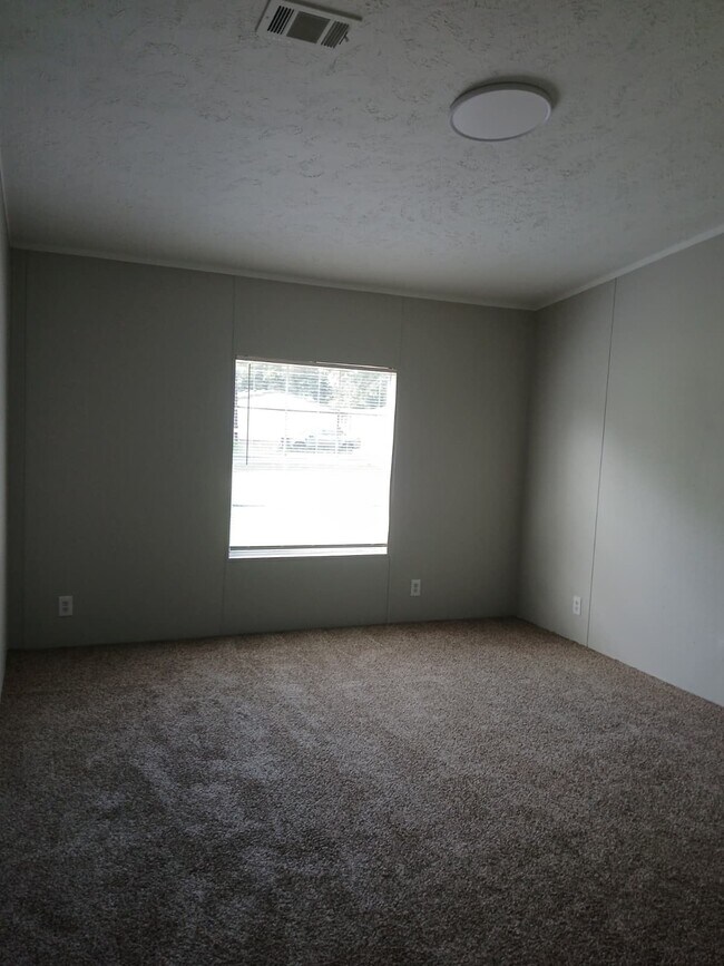 Building Photo - 15641 Deer Glen Ln