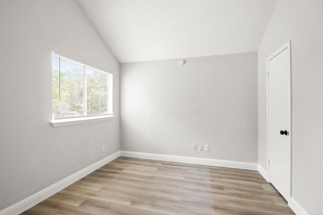 Building Photo - 16602 Capewood Dr