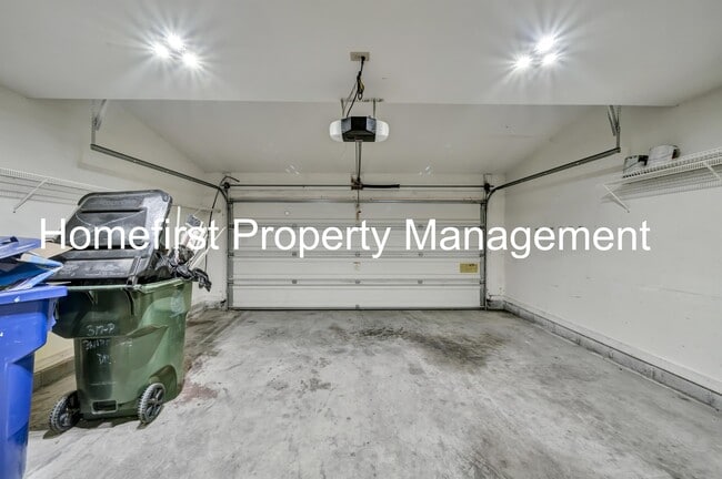 Building Photo - 317 Bainbridge Dr