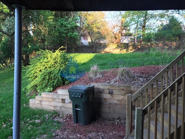 Building Photo - 2-bedroom 1st floor apartment for rent in ...