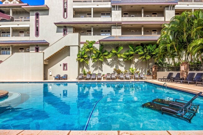 Building Photo - Top-Floor Ocean View Condo Across from the Beach | Furnished 2BR + Central A/C