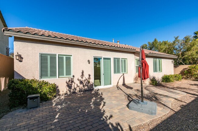 Building Photo - Beautiful Single-Story, 3 Bedroom Home on a Premium Corner Lot in NW!