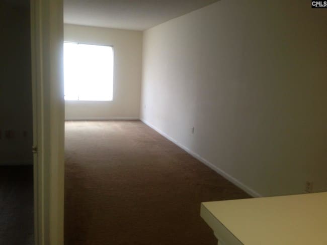 Building Photo - 1600 Park Cir