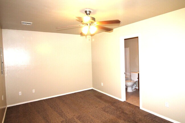 Building Photo - 4508 SE 77th St