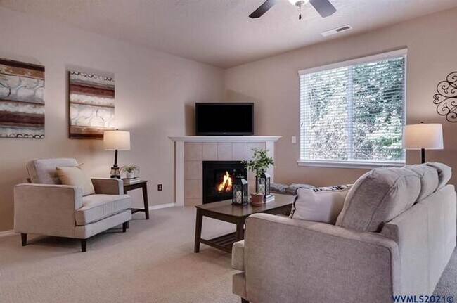 Building Photo - 848 NE Millstream Pl