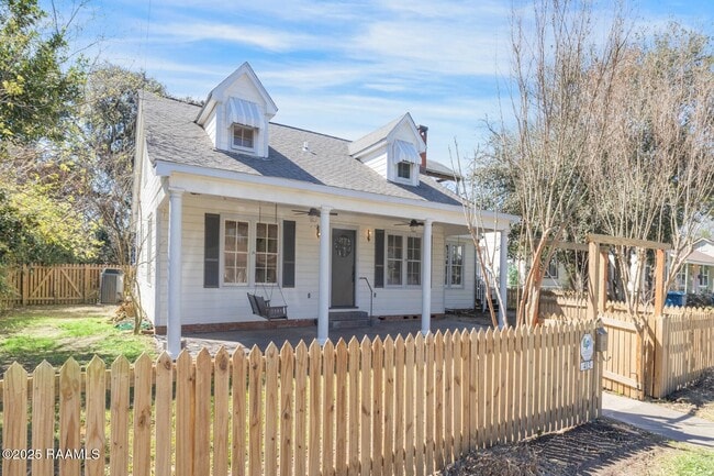 Primary Photo - 413 St Louis St