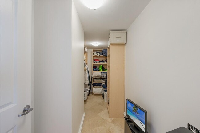 Building Photo - 3101 S Ocean Dr