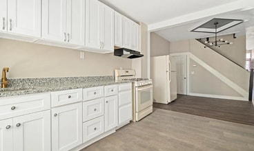 Building Photo - 163 N Wolfe St