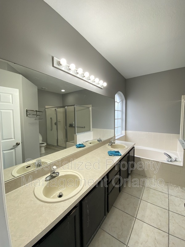 Building Photo - 1735 White Heron Bay Cir