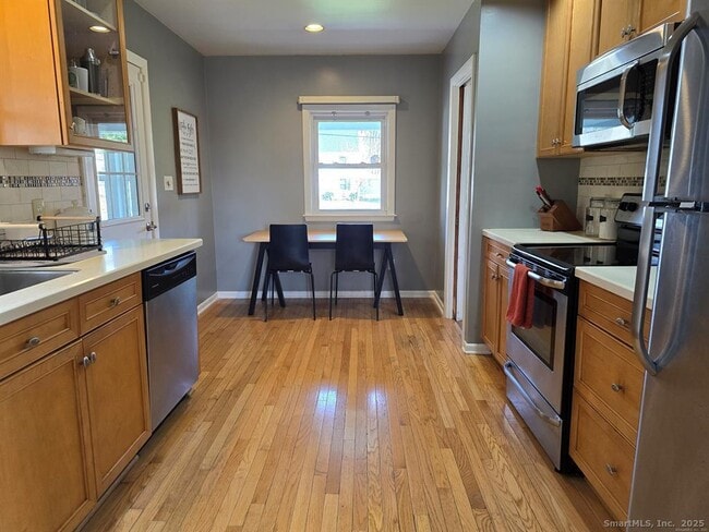 Building Photo - 856 Shagbark Dr