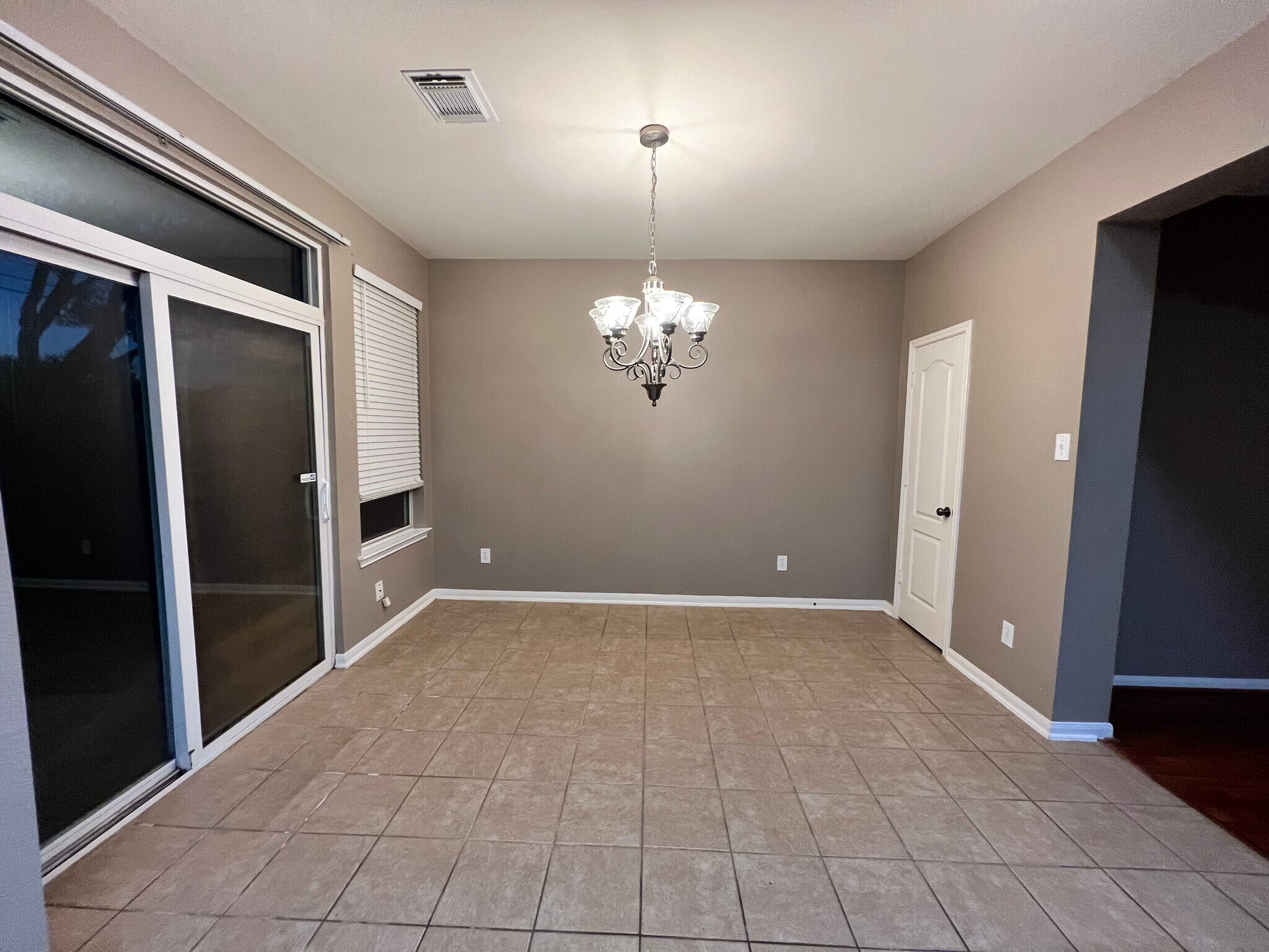 Building Photo - 8126 Montague Manor Ln