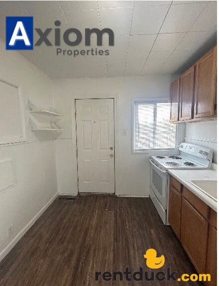 Building Photo - 217 W Sherman-