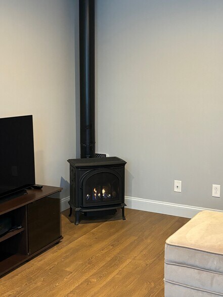 Building Photo - 544 Tolend Rd