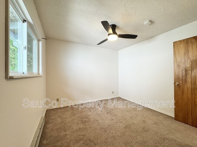 Building Photo - 536 SW Nebraska St