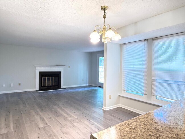 Building Photo - 4 Bedroom Single Family Home in Cary - No HOA