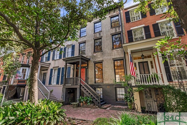 Building Photo - 117 E Jones St
