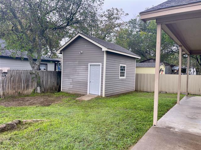 Building Photo - 801 Trinity St