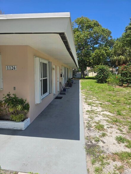 Building Photo - 1126 19th Ave N