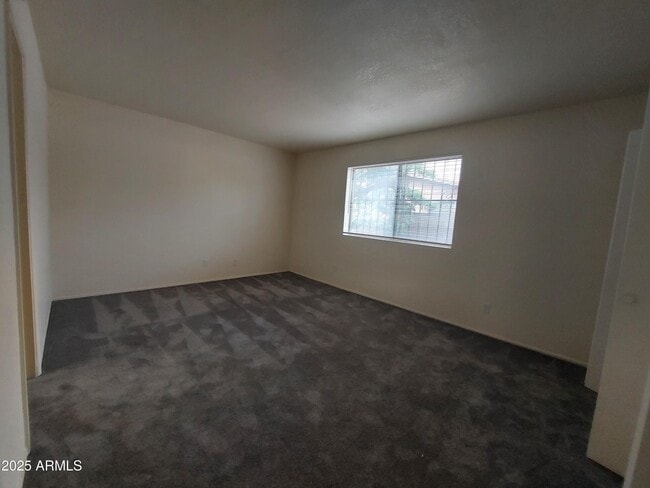 Building Photo - 4939 E Evergreen Dr