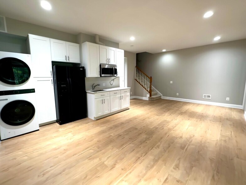 Building Photo - 42668 Keiller Ter