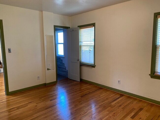 Building Photo - 1910 W Jefferson St