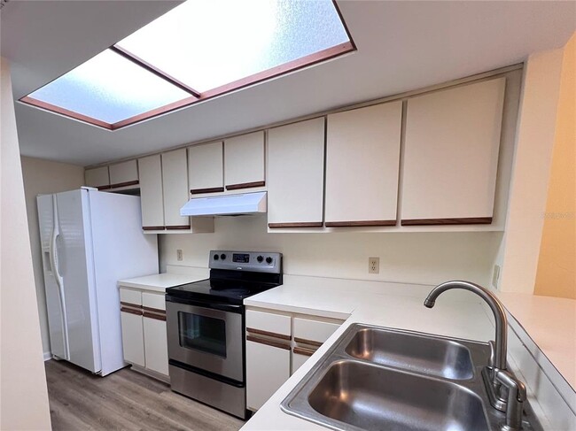 Building Photo - 313 SW 54th Dr