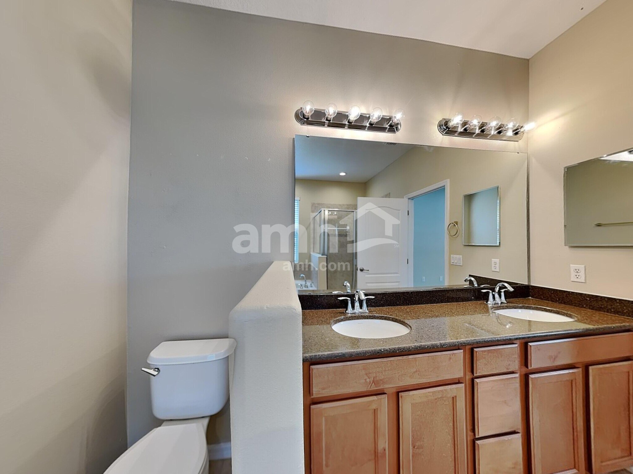 Building Photo - 1942 Beardsley Dr