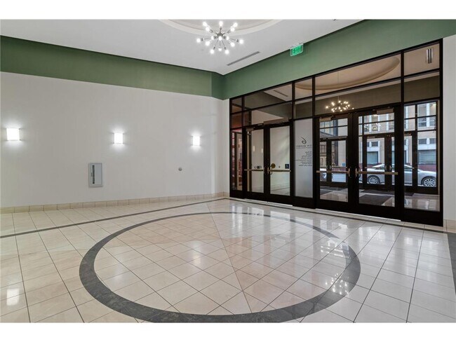 Building Photo - 601 S Marquette Ave