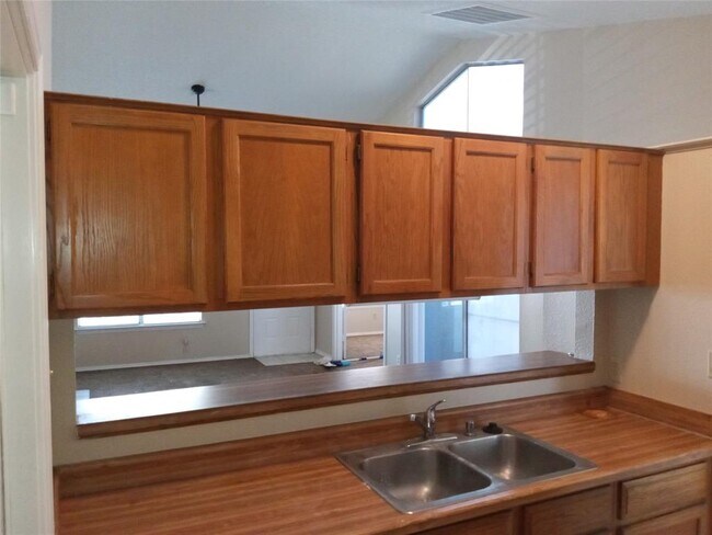 Building Photo - 1612 Scottsdale Dr