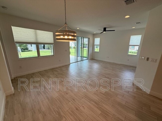 Building Photo - 2694 Addison Dr