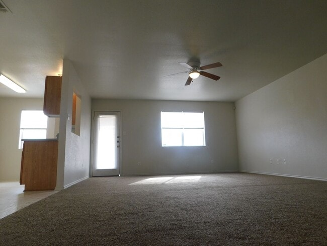 Building Photo - Available NOW!!!! Gorgeous 1 story, 3 bedroom, 2 bath, 1 car garage home. Spacious living room an...