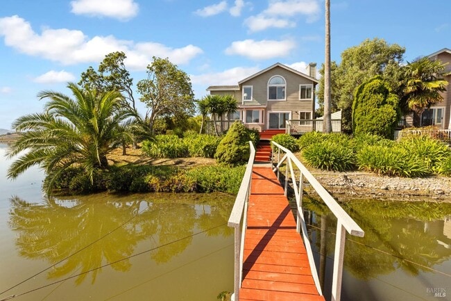 Building Photo - 8 Caribe Isle