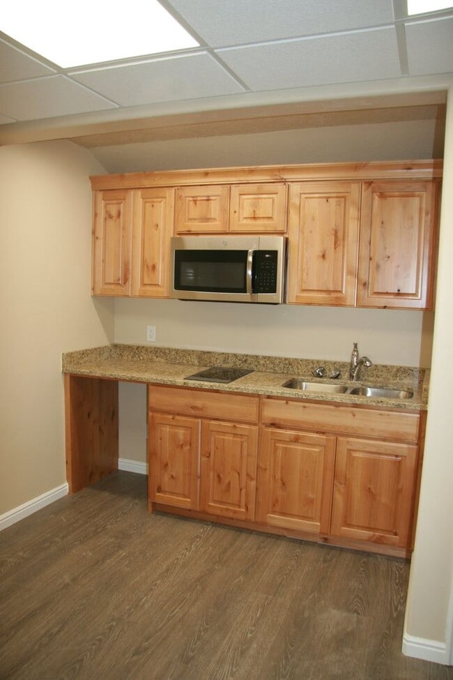 Primary Photo - N101 Studio Apartment Available Now UTILIT...