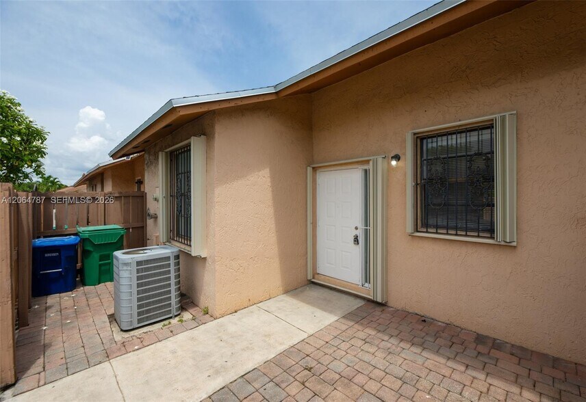 Building Photo - 6707 NW 193rd Ln