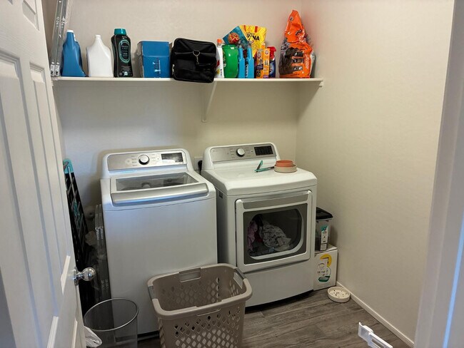 Building Photo - 17540 W Country Club Terrace