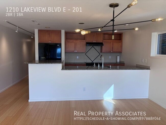 Building Photo - 1210 Lakeview Blvd E