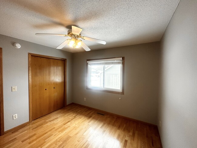Building Photo - 9403 Lakeside Trl