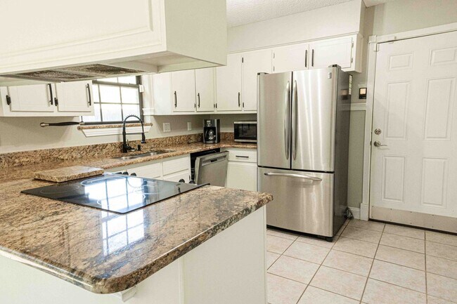 Building Photo - Charming 3-Bedroom Home with In-Ground Pool & Fenced Yard