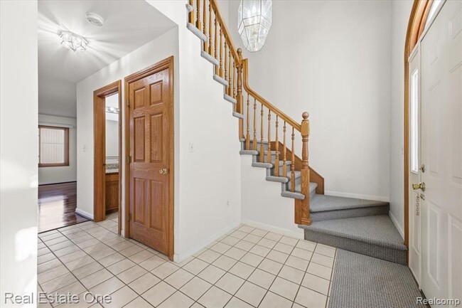 Building Photo - 2251 Crystal Dr