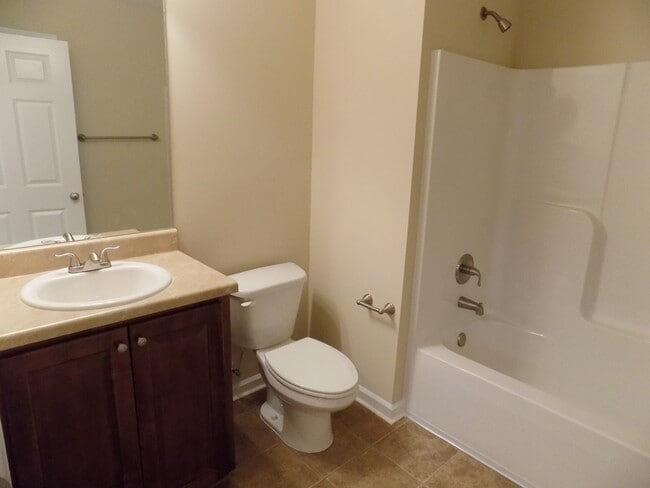 Building Photo - 55 Rivermoor Ct