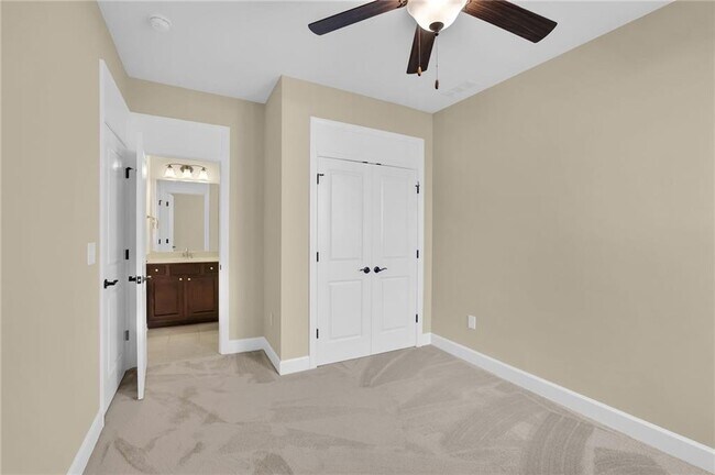 Building Photo - 3708 Majestic Oak Dr SW