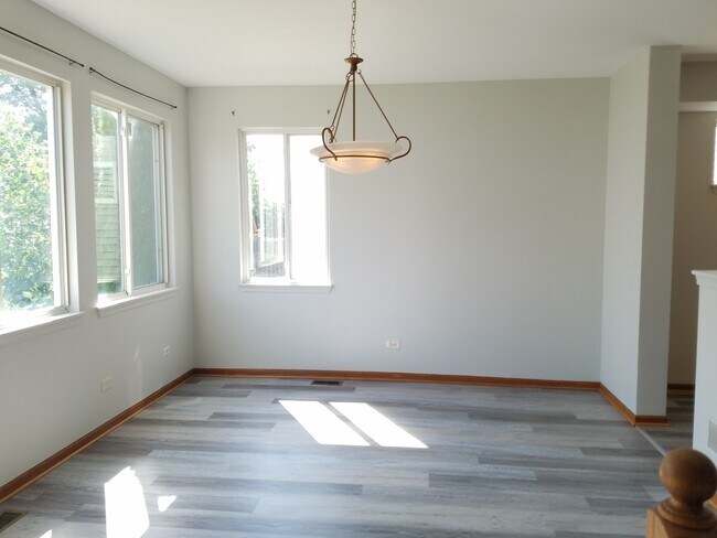 Building Photo - 3104 Nantucket Dr